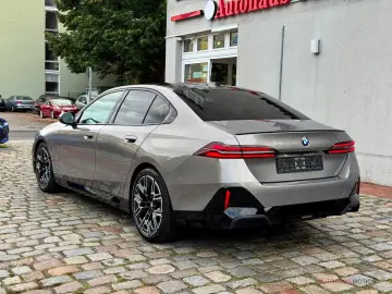 BMW 540 d xDrive M Sport Pro Iconic Glow Pan