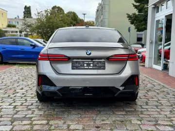 BMW 540 d xDrive M Sport Pro Iconic Glow Pan