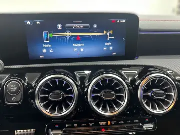 Mercedes-Benz CLA 200 AMG BURMESTER MULTIBEAM MEMORY DISTRO