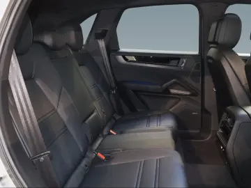 Porsche Cayenne E-Hybrid Black
