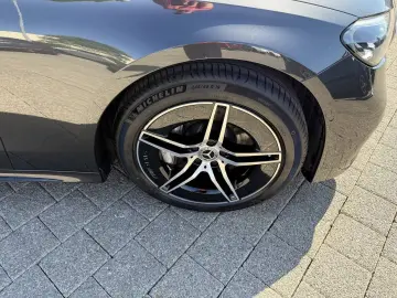 MERCEDES-BENZ E 200 AMG AMG DISTR Kamera Winter-P To…