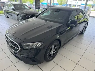 MERCEDES-BENZ E 200 AMG Line Adv Night 19 Zoll Distr…