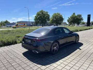 MERCEDES-BENZ E 220 d Limo AMG NIGHT TOTW AMBIENTE DISTRONIC
