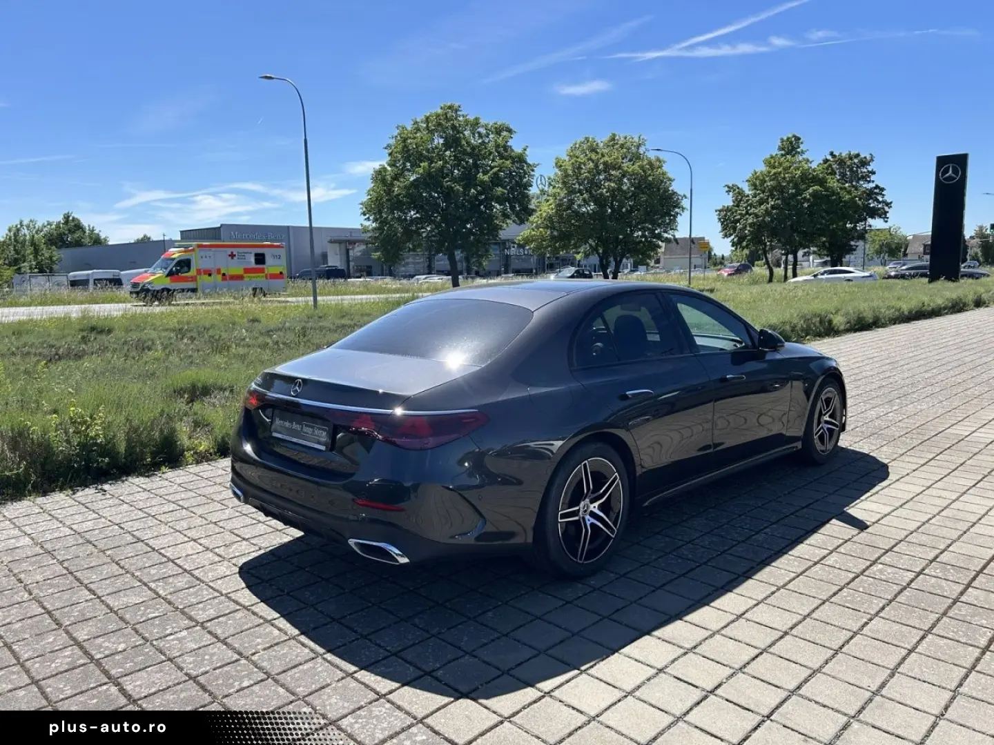 MERCEDES-BENZ E 220 d Limo AMG NIGHT TOTW AMBIENTE DISTRONIC