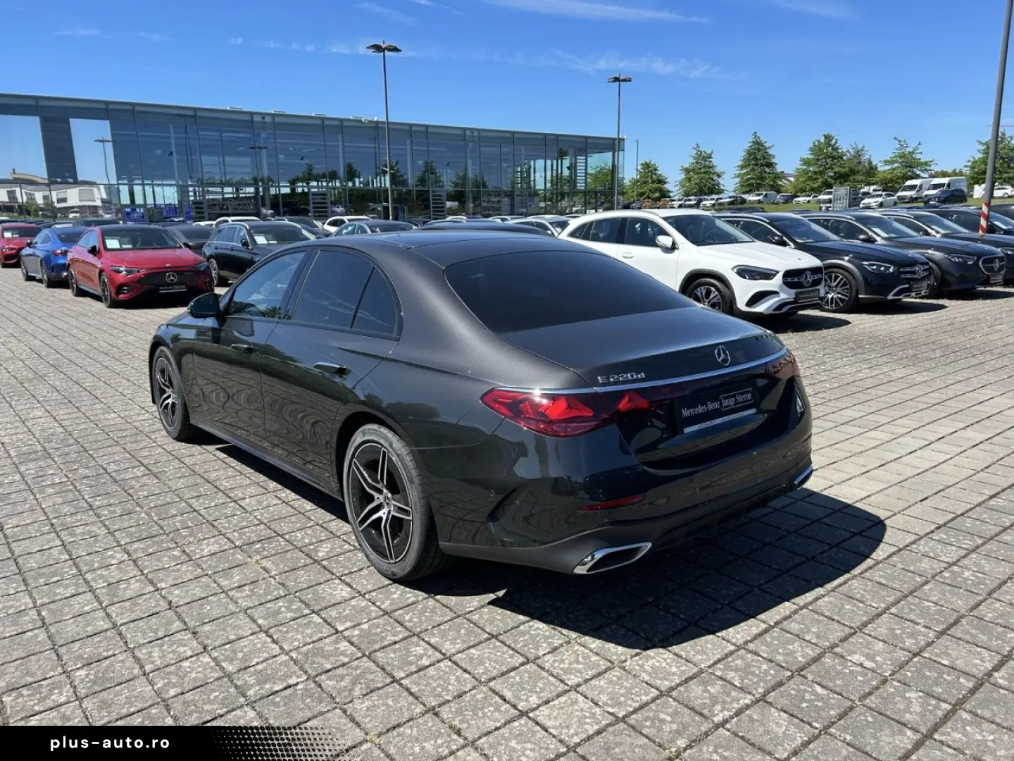 MERCEDES-BENZ E 220 d Limo AMG NIGHT TOTW AMBIENTE DISTRONIC