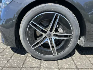 MERCEDES-BENZ E 220 d Limo AMG NIGHT TOTW AMBIENTE DISTRONIC