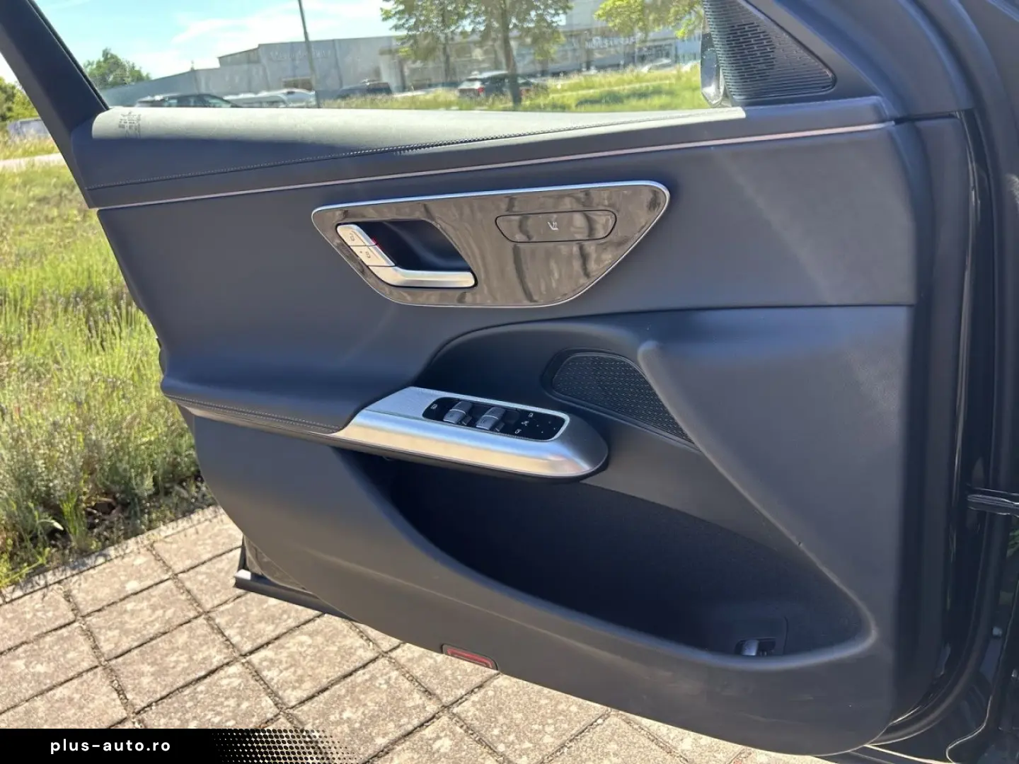 MERCEDES-BENZ E 220 d Limo AMG NIGHT TOTW AMBIENTE DISTRONIC