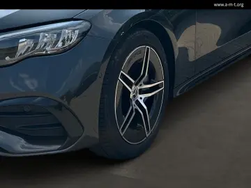 MERCEDES-BENZ E 220 d Limousine AMG Line Panorama Ni…