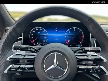 MERCEDES-BENZ E 220 d Limousine AMG Line Panorama Ni…