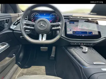 MERCEDES-BENZ E 220 d Limousine AMG Line Panorama Ni…