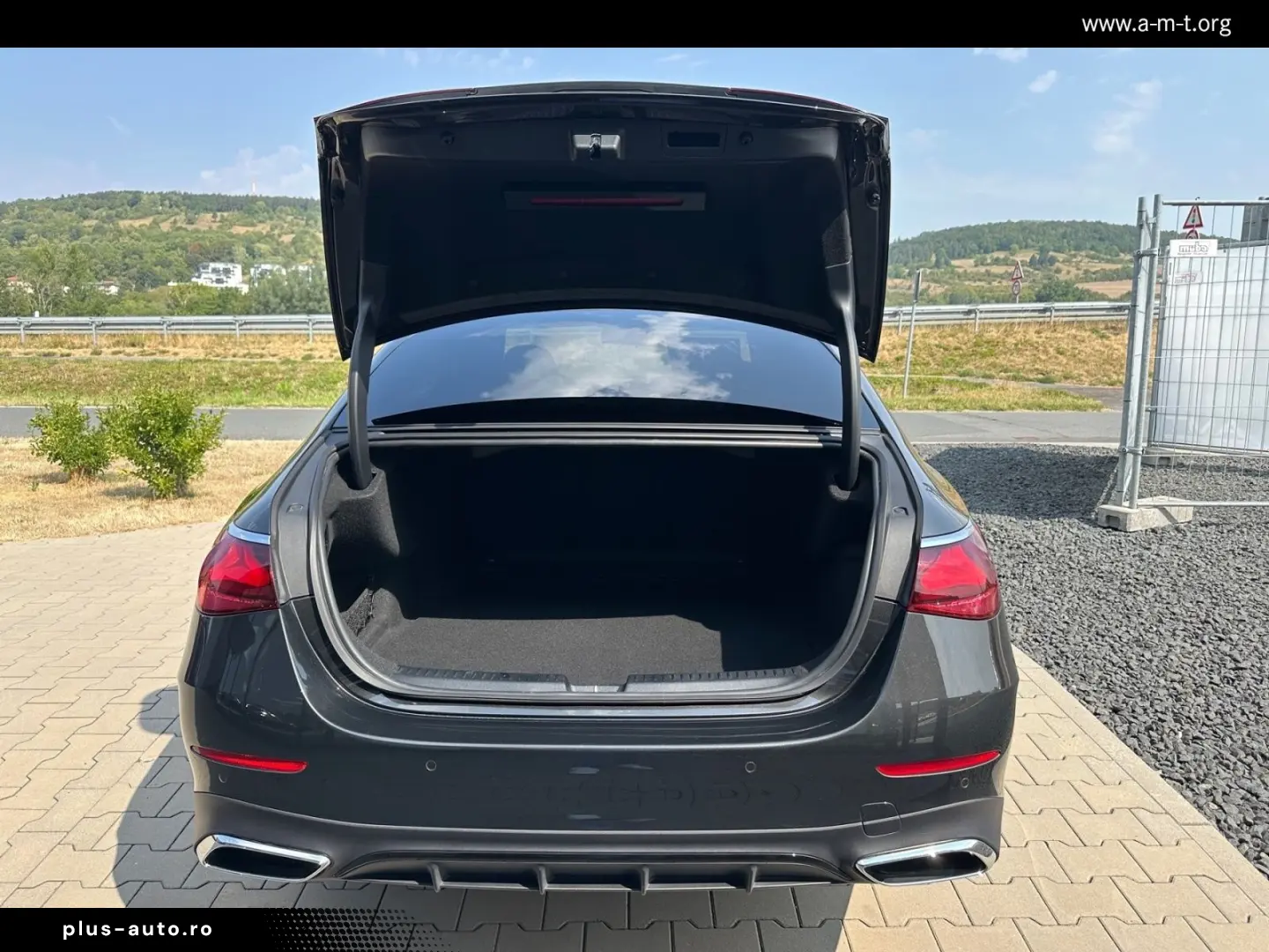MERCEDES-BENZ E 220 d Limousine AMG Line Panorama Ni&hellip;