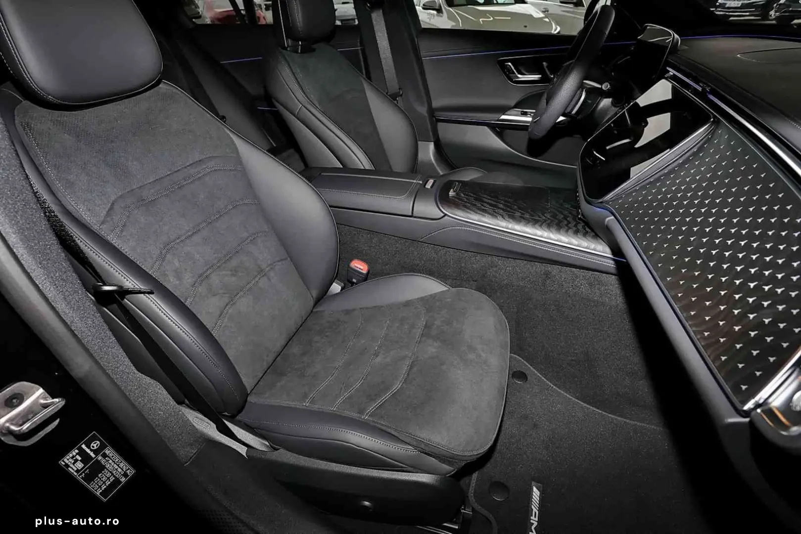 MERCEDES-BENZ E 220 d Limousine AMG MBUX 360  DIG-LE&hellip;