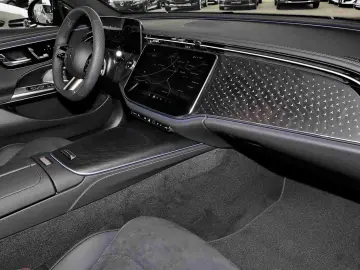 MERCEDES-BENZ E 220 d Limousine AMG MBUX 360  DIG-LE…