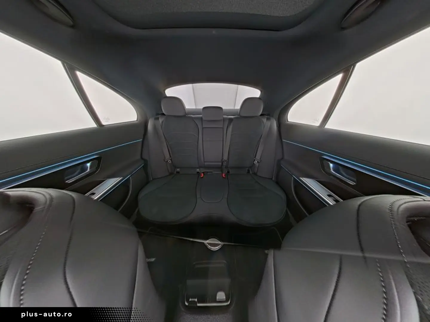 MERCEDES-BENZ E 220 d AMG PANO DISTRO LED NAVI KAMERA