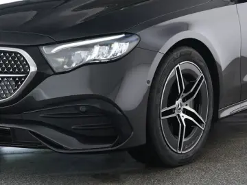 MERCEDES-BENZ E 220 d AMG PANO DISTRO LED NAVI KAMERA