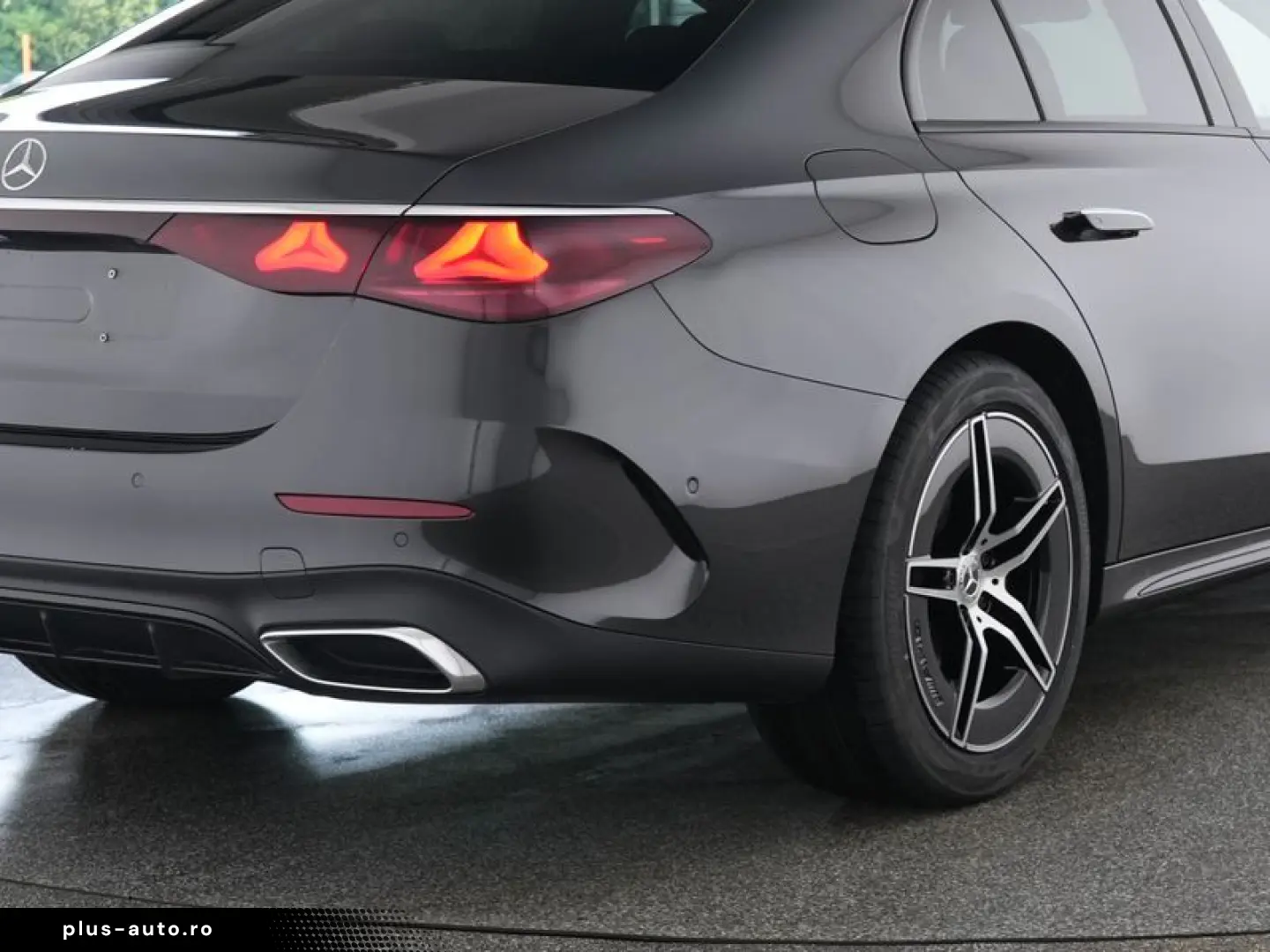 MERCEDES-BENZ E 220 d AMG PANO DISTRO LED NAVI KAMERA
