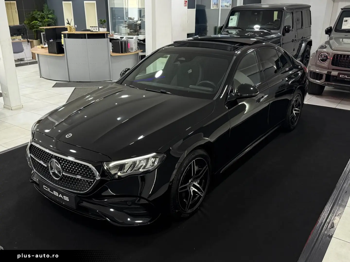 MERCEDES-BENZ E 220 d 9G AMG-LINE PANO KAM DISTR. NIGHT LED