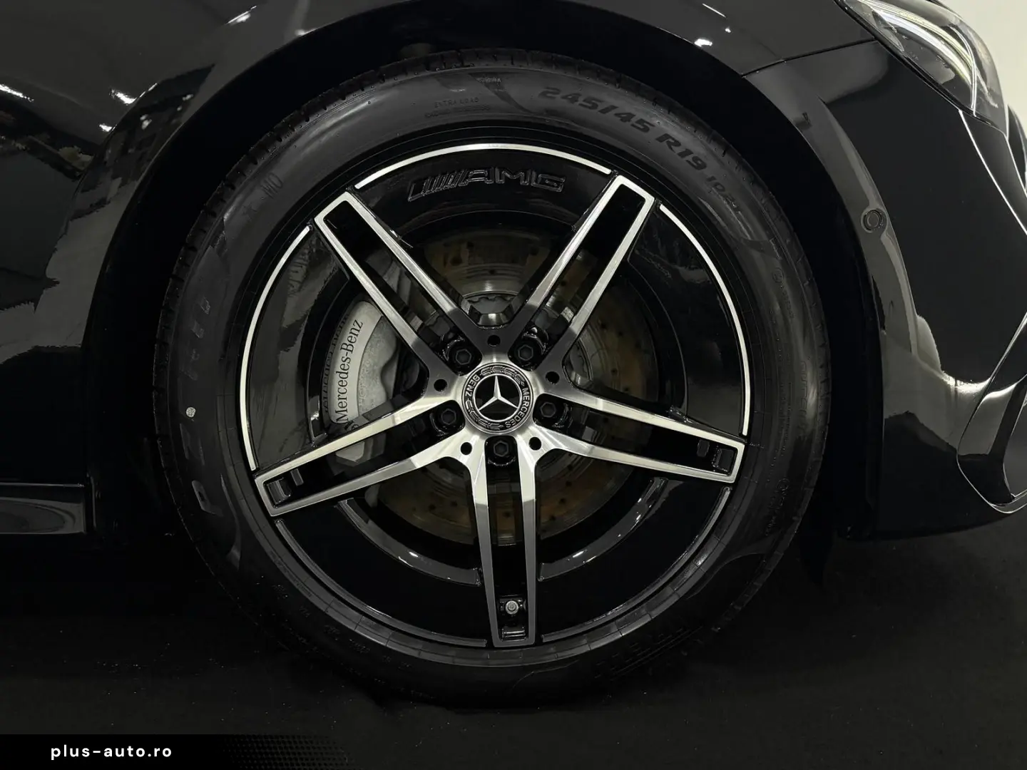 MERCEDES-BENZ E 220 d 9G AMG-LINE PANO KAM DISTR. NIGHT LED
