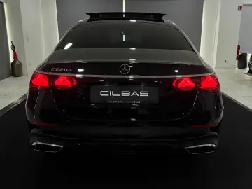 MERCEDES-BENZ E 220 d 9G AMG-LINE PANO KAM DISTR. NIGHT LED