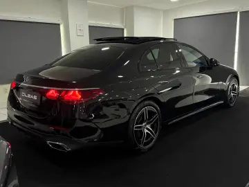 MERCEDES-BENZ E 220 d 9G AMG-LINE PANO KAM DISTR. NIGHT LED