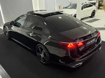 MERCEDES-BENZ E 220 d 9G AMG-LINE PANO KAM DISTR. NIGHT LED