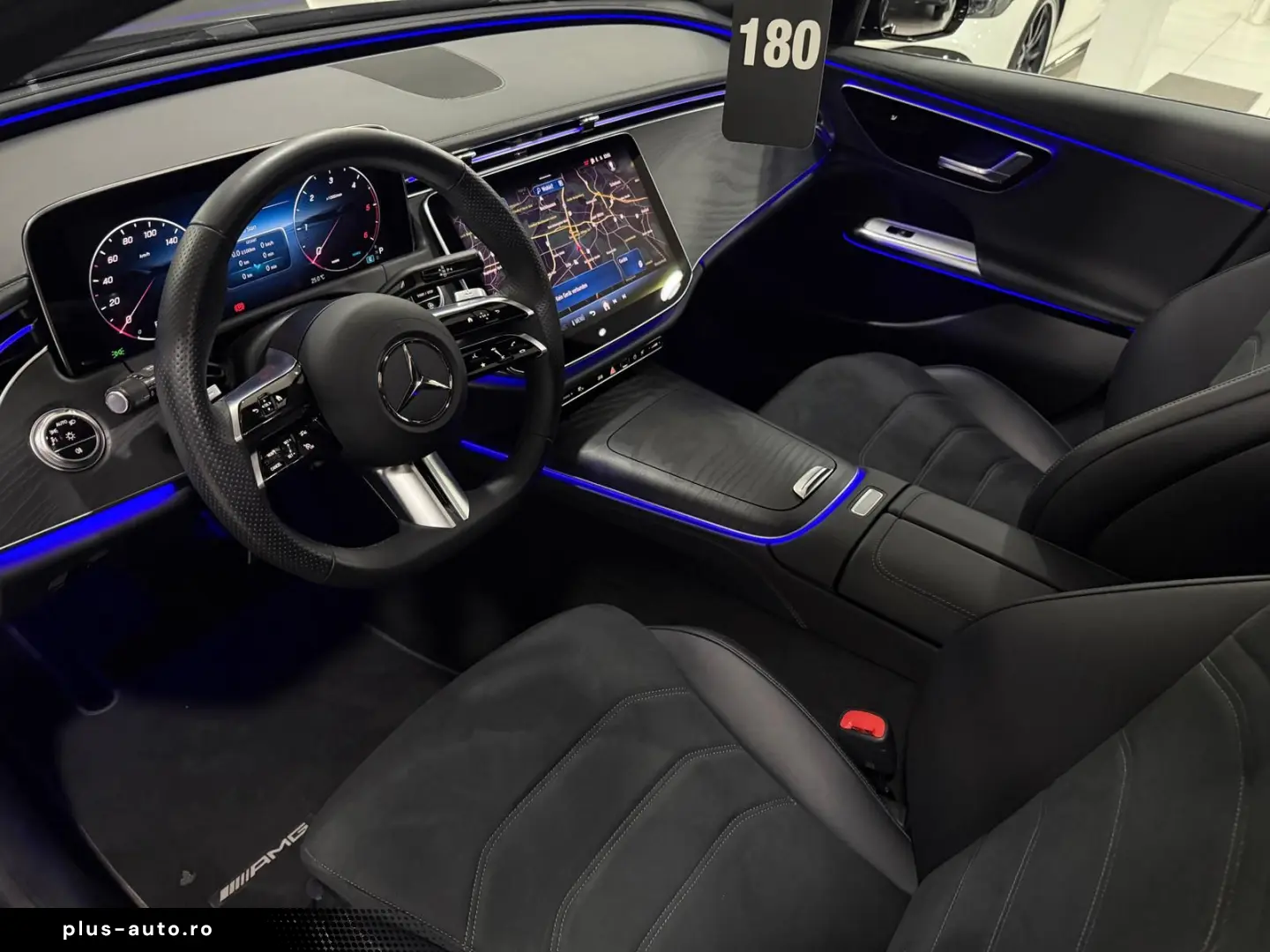 MERCEDES-BENZ E 220 d 9G AMG-LINE PANO KAM DISTR. NIGHT LED