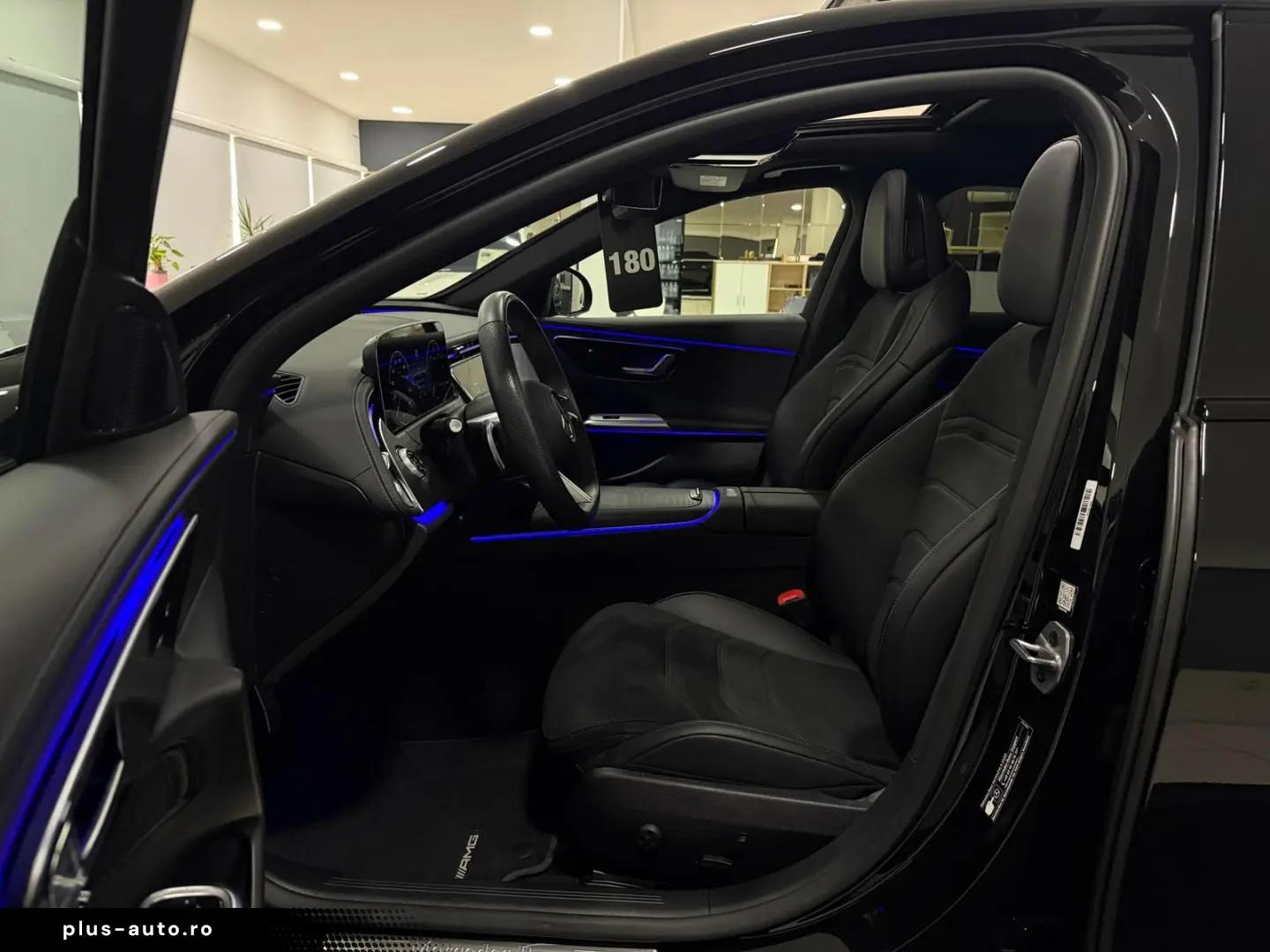 MERCEDES-BENZ E 220 d 9G AMG-LINE PANO KAM DISTR. NIGHT LED
