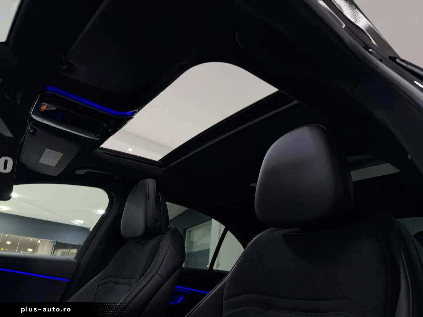 MERCEDES-BENZ E 220 d 9G AMG-LINE PANO KAM DISTR. NIGHT LED