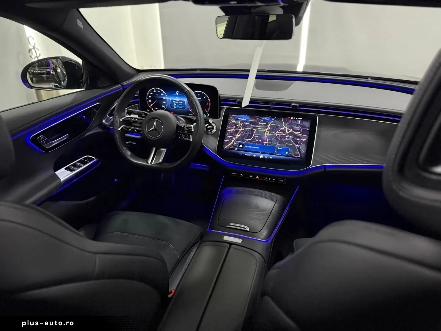 MERCEDES-BENZ E 220 d 9G AMG-LINE PANO KAM DISTR. NIGHT LED