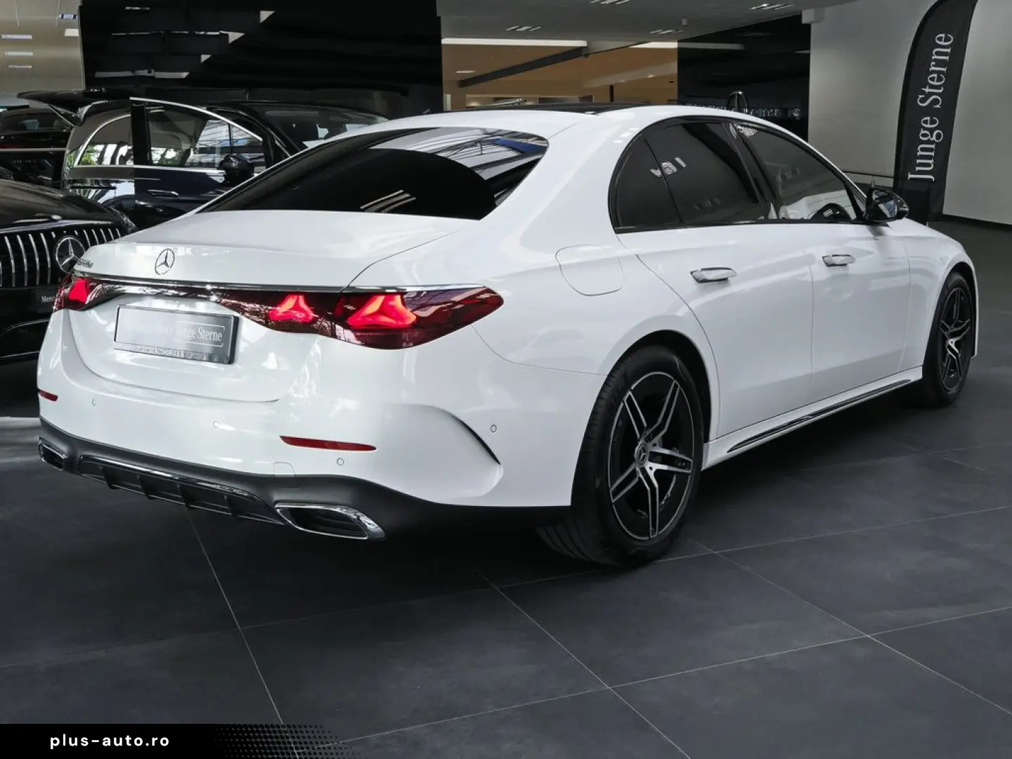 MERCEDES-BENZ E 220 d AMG ADVANCED NIGHT PANORAMOKAM&hellip;