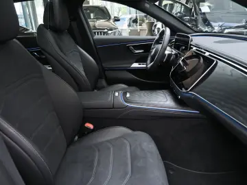 MERCEDES-BENZ E 220 d AMG ADVANCED NIGHT PANORAMOKAM…