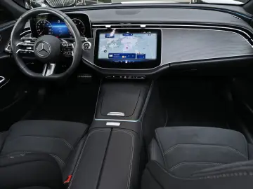 MERCEDES-BENZ E 220 d AMG ADVANCED NIGHT PANORAMOKAM…