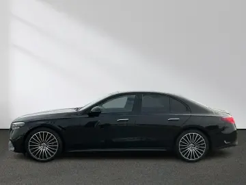 MERCEDES-BENZ E 220 d AMG Line Night Panorama Burmester AHK