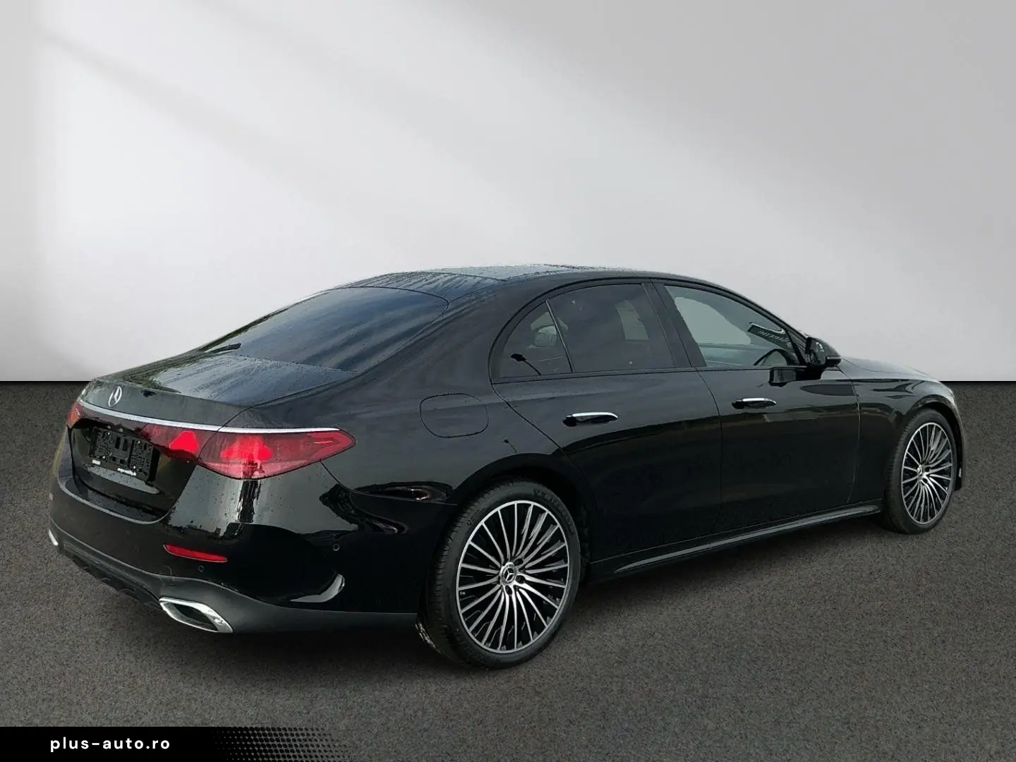 MERCEDES-BENZ E 220 d AMG Line Night Panorama Burmester AHK