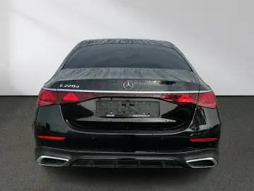 MERCEDES-BENZ E 220 d AMG Line Night Panorama Burmester AHK