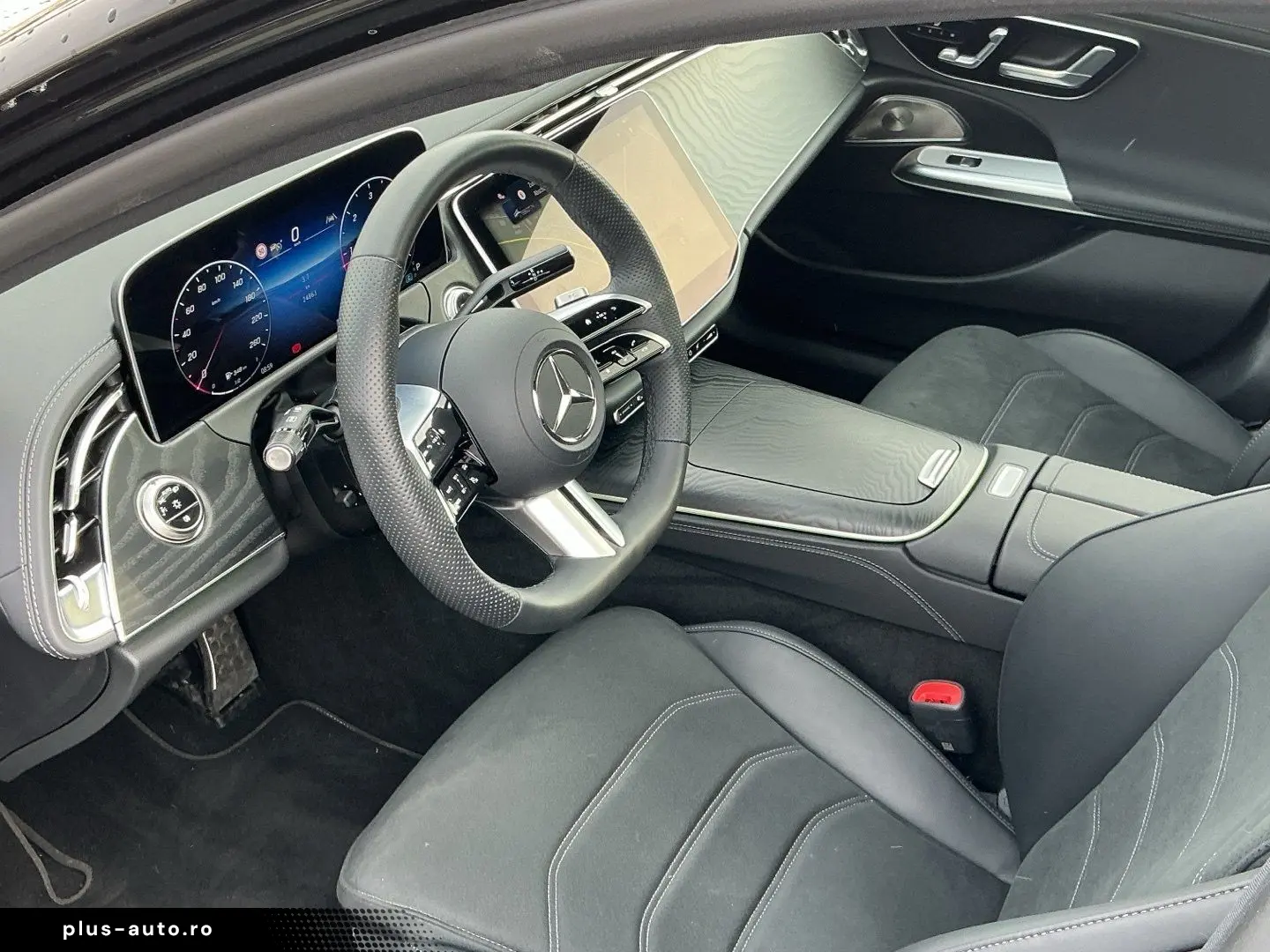 MERCEDES-BENZ E 220 d AMG Line Night Panorama Burmester AHK