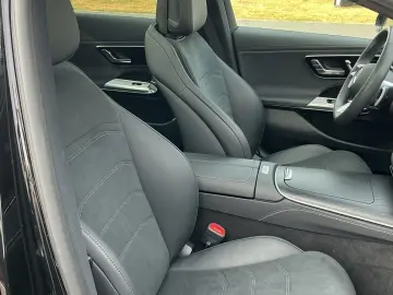 MERCEDES-BENZ E 220 d AMG Line Night Panorama Burmester AHK