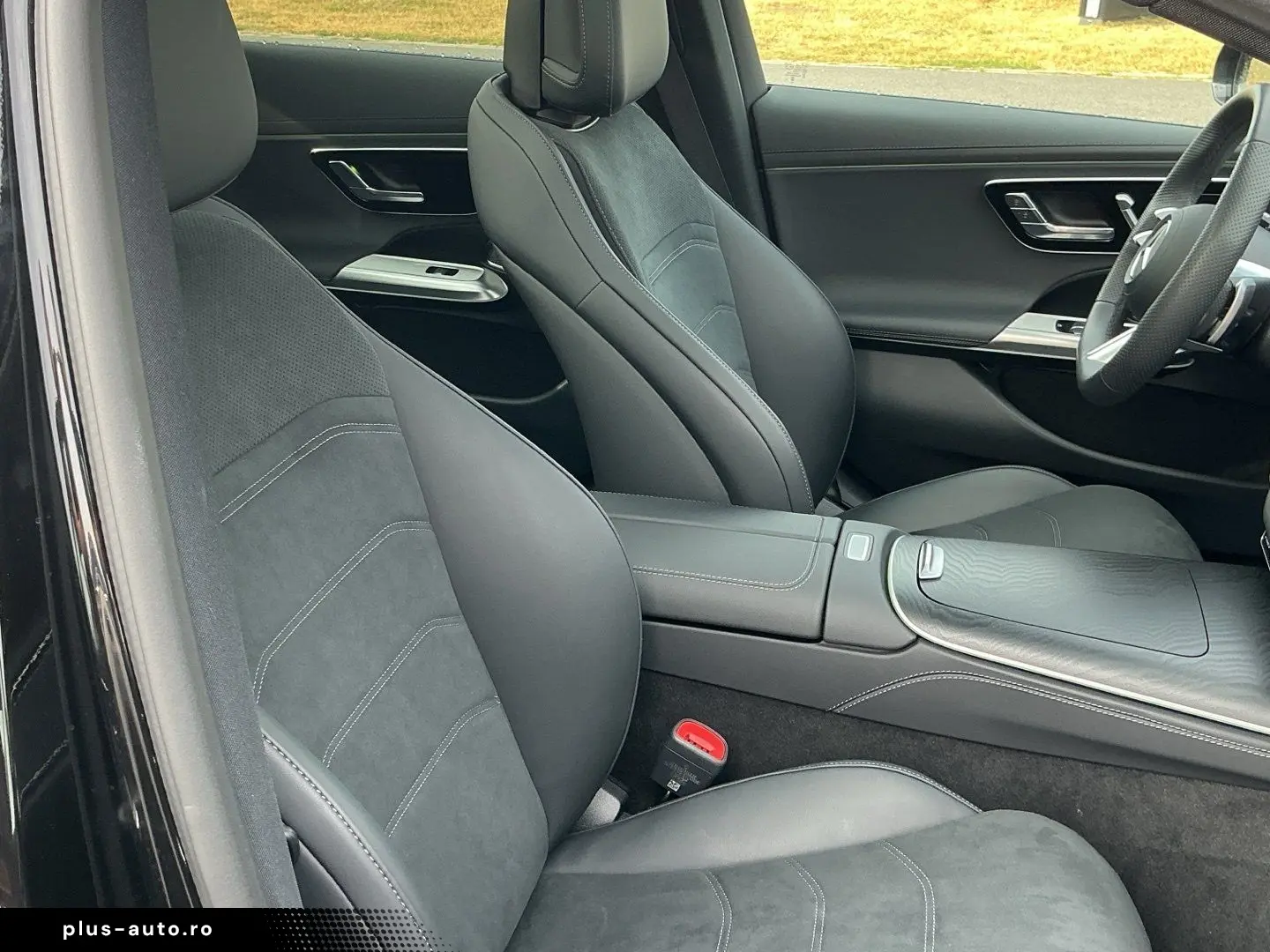 MERCEDES-BENZ E 220 d AMG Line Night Panorama Burmester AHK