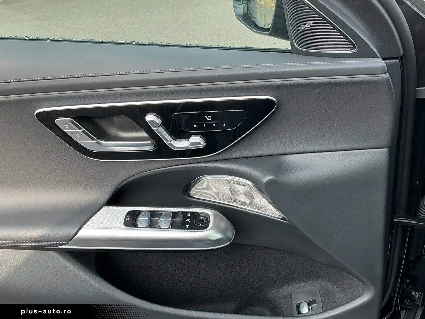 MERCEDES-BENZ E 220 d AMG Line Night Panorama Burmester AHK