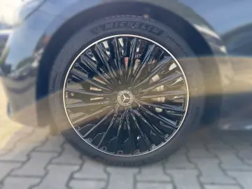 MERCEDES-BENZ E 220 d  AMG SHZ Pano Edi. Night W-Pak…