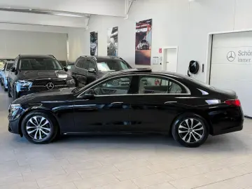 MERCEDES-BENZ E 200 DISTR PANO MEMORY 360  KEYLESS