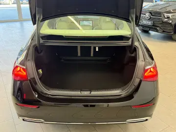 MERCEDES-BENZ E 200 DISTR PANO MEMORY 360  KEYLESS