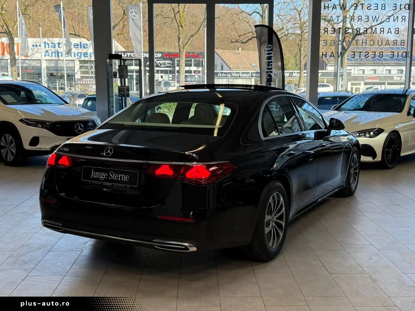 MERCEDES-BENZ E 200 DISTR PANO MEMORY 360  KEYLESS