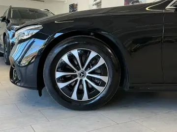 MERCEDES-BENZ E 200 DISTR PANO MEMORY 360  KEYLESS