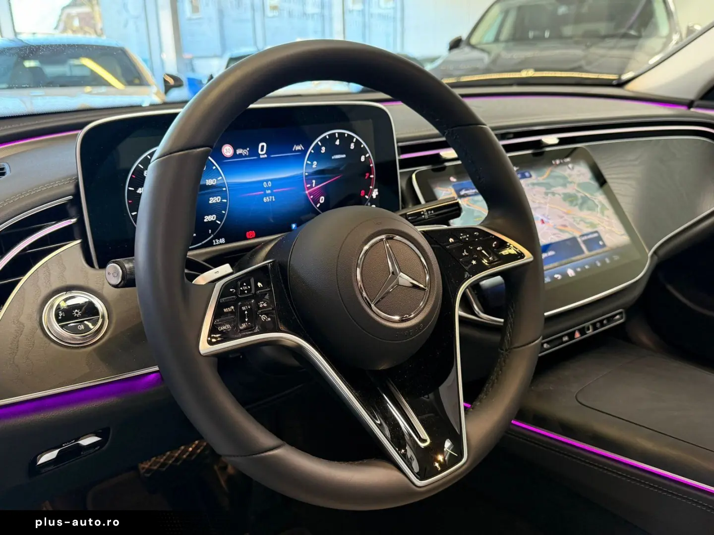 MERCEDES-BENZ E 200 DISTR PANO MEMORY 360  KEYLESS