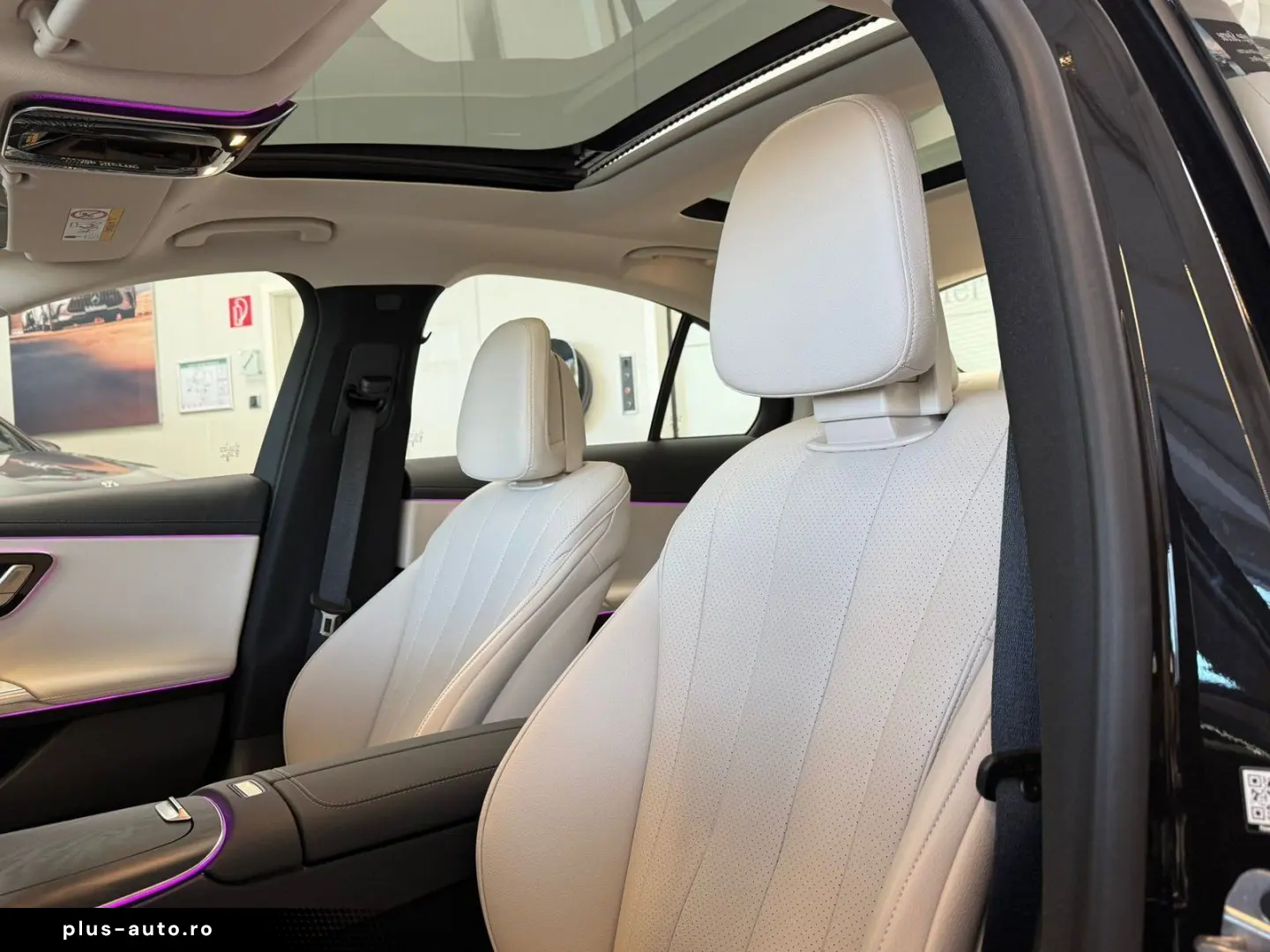 MERCEDES-BENZ E 200 DISTR PANO MEMORY 360  KEYLESS