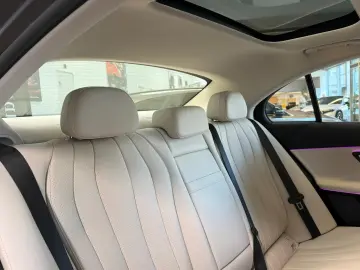 MERCEDES-BENZ E 200 DISTR PANO MEMORY 360  KEYLESS