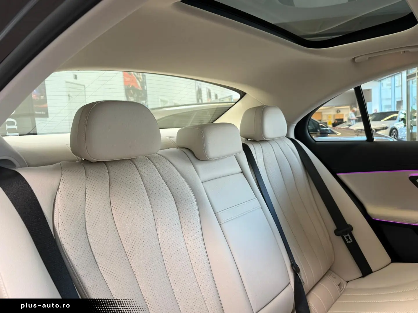 MERCEDES-BENZ E 200 DISTR PANO MEMORY 360  KEYLESS