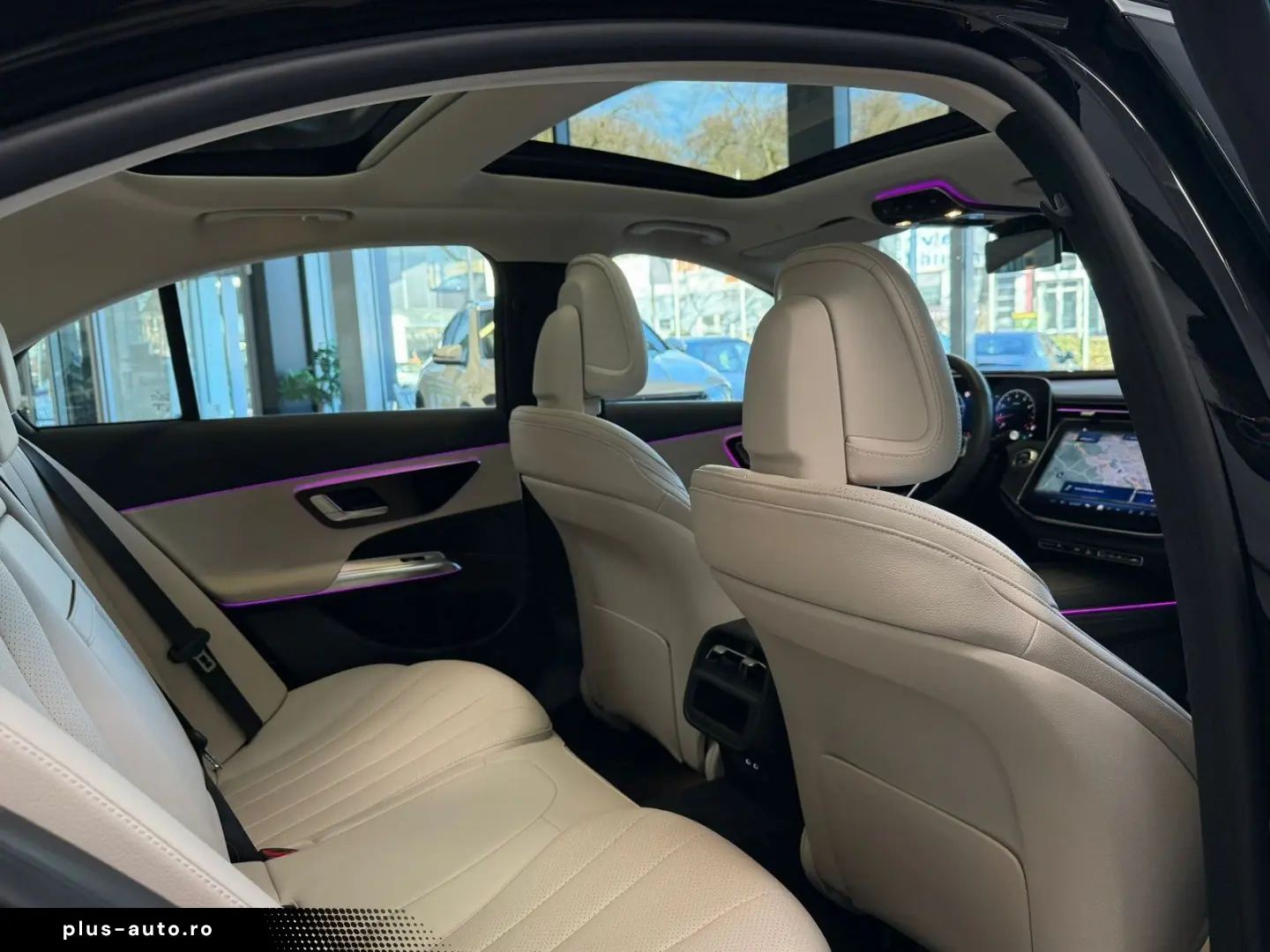 MERCEDES-BENZ E 200 DISTR PANO MEMORY 360  KEYLESS