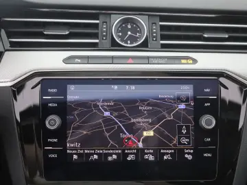 VW Arteon 2.0 TDI DSG R-Line 4M LED Navi Panorama
